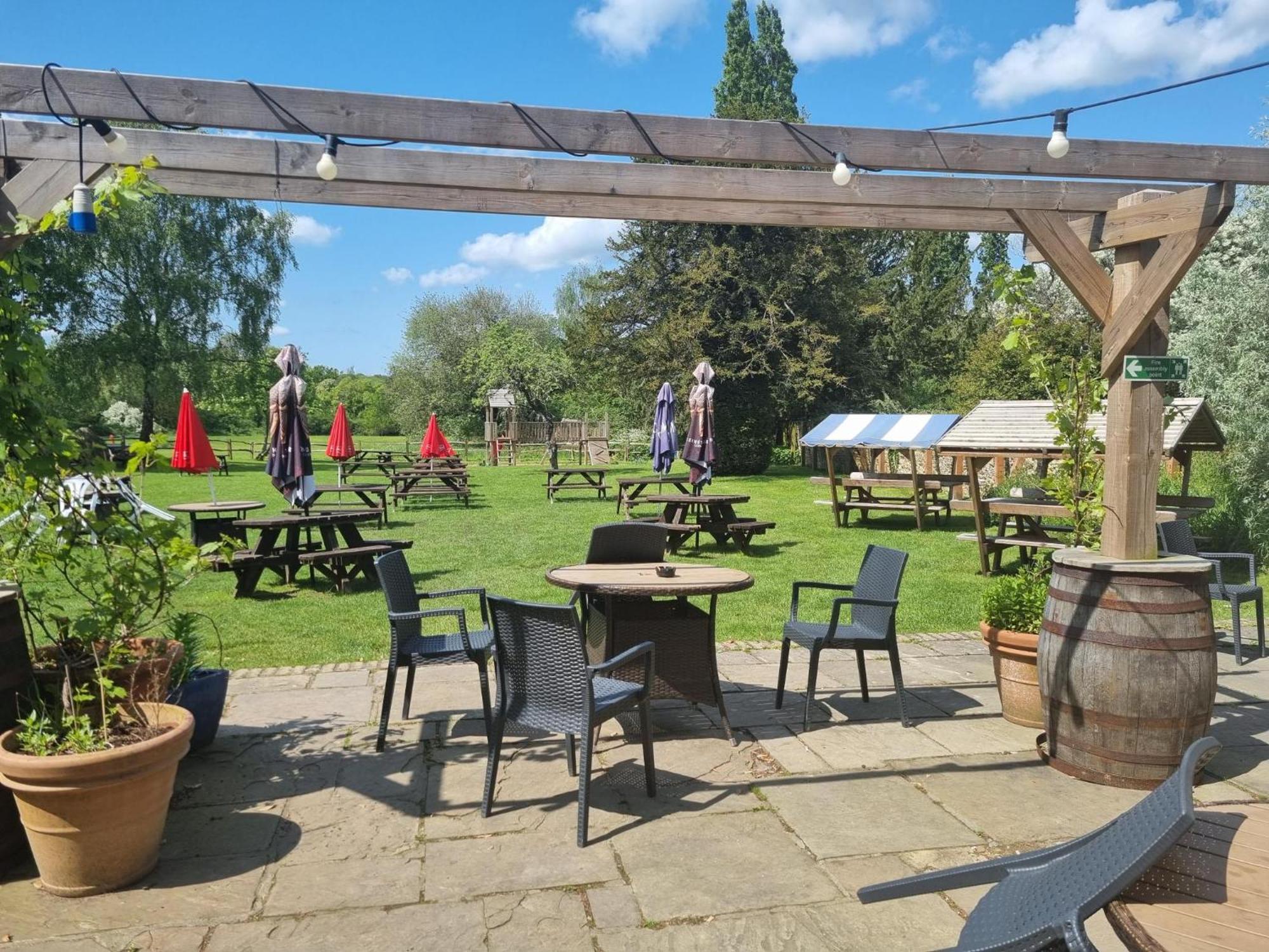The Red Lyon Slinfold Hotel Exterior photo